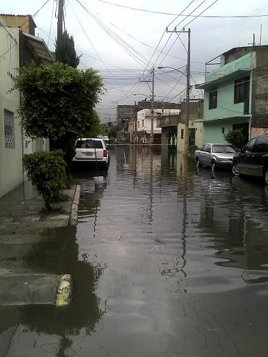 Inundacion02_Ciudad Nezahualcoyotl_julio_2012