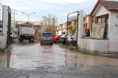 Fuga de agua en Torréon: Se desperdicia mucha agua