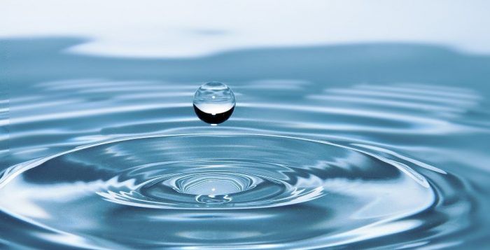 Científicos israelíes extraen agua potable del aire