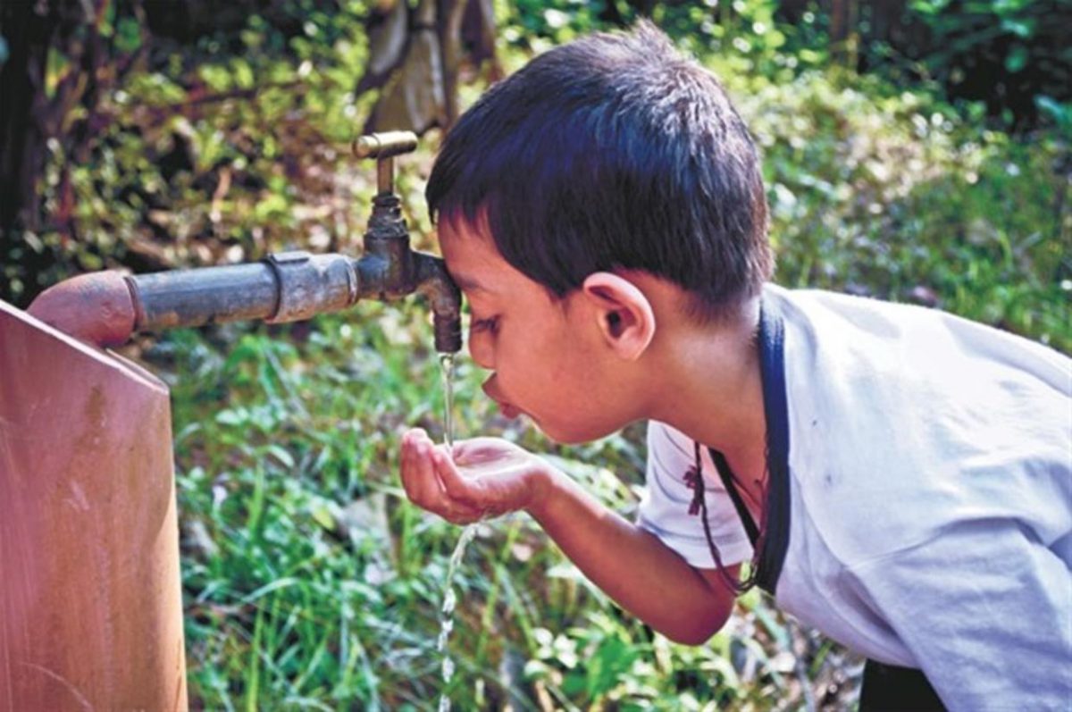Robo y fugas enguyen la mitad de agua potable de Oaxaca