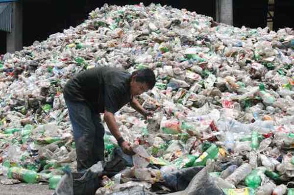 Más de 9 mil millones de toneladas de plástico, en océanos y basureros
