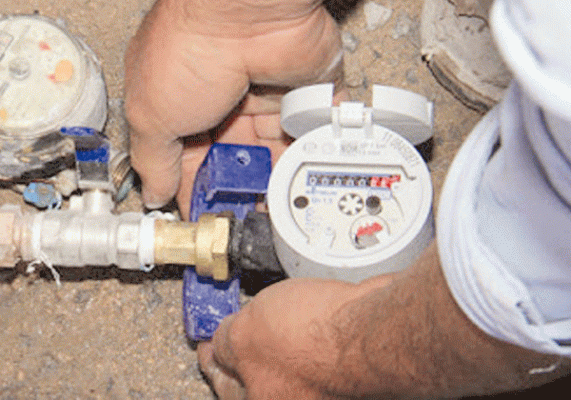 Falta de medidores y fugas alteran el consumo de agua no facturado