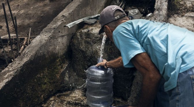 Así es la vida en Venezuela… sin agua (El Financiero)