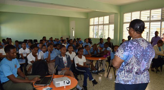 República Dominicana: CAASD reinicia campaña “Ahorro y uso eficiente del agua” en Centro Educativo El Despertar (acento)