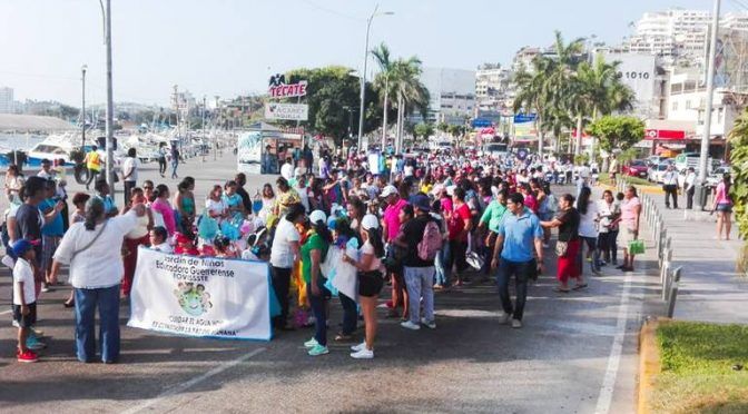 Desfilan escuelas por Día Mundial del Agua (El Sol de Acapulco)