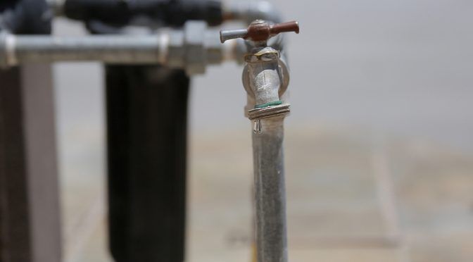 Torreón: Detectan 2 tomas clandestinas de agua en zona residencial (Milenio)