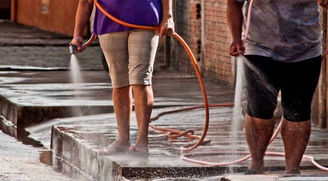 CDMX: Desperdician agua en Iztapalapa (Milenio)