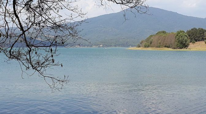 Michoacán: Limpiarán lagos y lagunas de envases de agroquímicos (La Voz de Michoacán)