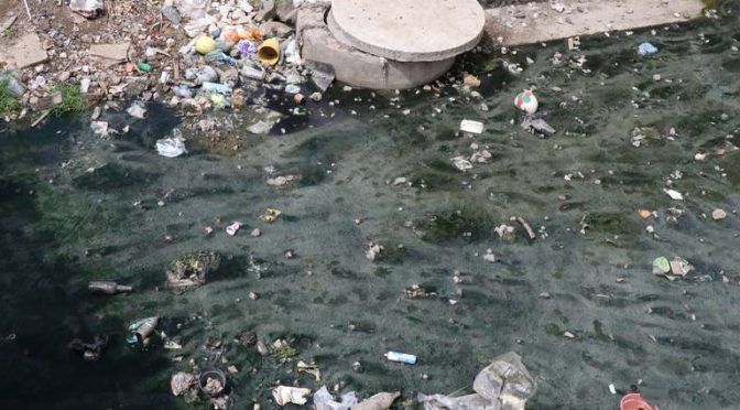 Veracruz: Pese a esfuerzo de vecinos, río se mantiene contaminado (El Sol de Orizaba)