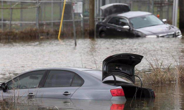 Texas: Más de mil estudiantes varados por inundaciones (El Mañana)