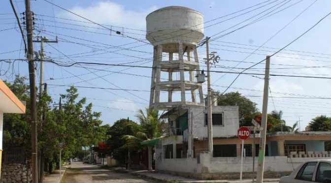 Mérida: Torre de agua de Chicxulub puerto representa un peligro y será demolida (Novedades Yucatán)