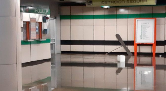 CDMX: Lluvia deja “bajo el agua” a estación Atlalilco del Metro (UnoTV)
