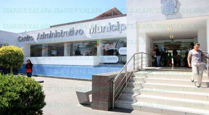 Veracruz: escuelas, hospitales, asilo y teatro deben a Xalapa casi $3 millones en agua (El Diario de Xalapa)