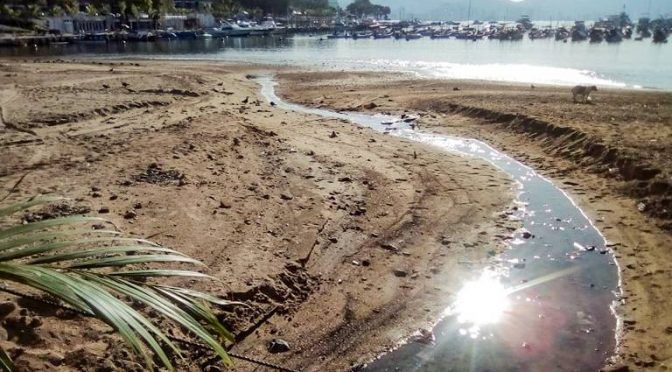 Guerrero: descargas de aguas negras afectan la llegada de turistas a zona tradicional (El Sol de Acapulco)