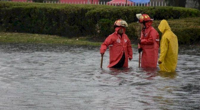 Lluvia deja bajo el agua calles de Metepec e Iztapalapa (Publimetro)