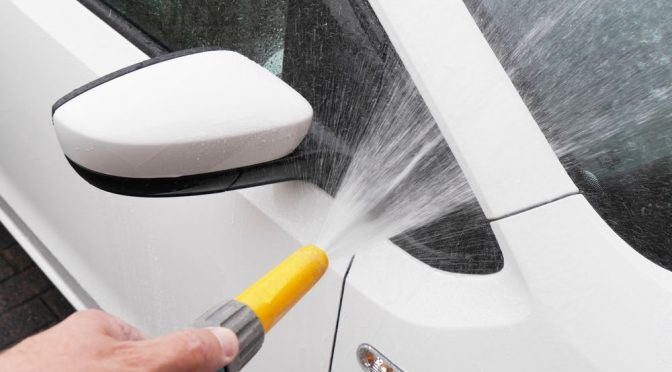 7 consejos para ahorrar agua al limpiar tu auto (brujula noticias)