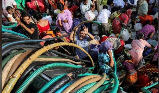 India: Sequía en Nueva Delhi: los ricos tienen agua a espuertas, los pobres luchan por cada gota (kaosenlared)