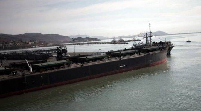 México: El derrame de 3.000 litros de ácido al Mar de Cortés desata las críticas a la mayor minera de México (El País)
