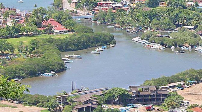 Guerrero: Solicitan que se deje de verter el agua tratada a la laguna Las Salinas (Novedades Acapulco)