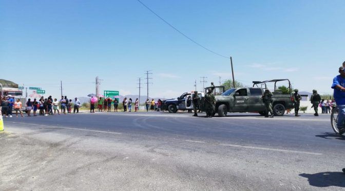 Coahuila: No les llega el agua y bloquean carretera (Telediario)