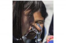 Colombia-UNICEF y la Fundación del Dr. Simi se unen para llevar agua segura y fomentar la resiliencia climática en escuelas de La Guajira y Arauca (UNICEF)