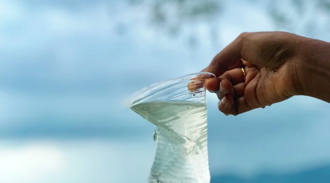 España: WWF limpiará los plásticos del mediterráneo, desde Alicante hasta Valencia, con un barco ecológico durante dos semanas (La Vanguardia)