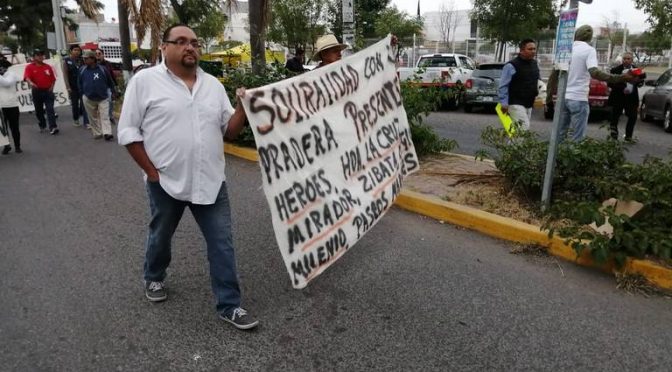 Querétaro: Habitantes de La Pradera se manifiestan por servicio de agua (Diario de Querétaro)
