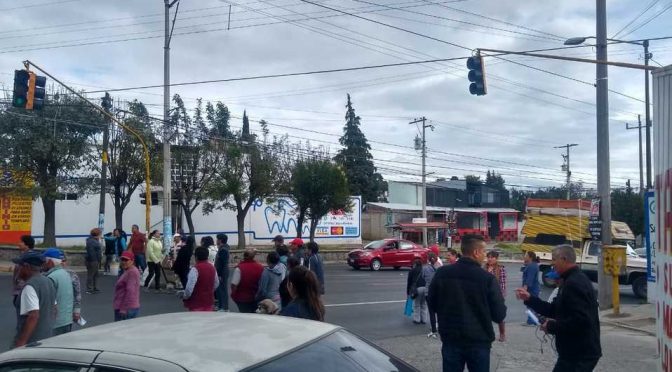 Tlaxcala: Pobladores cierran carretera por falta de suministro de agua potable en Ocotlán (Milenio)