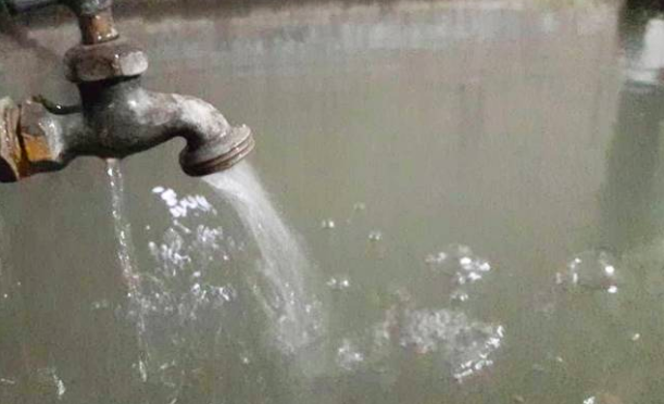 Guerrero: Agua potable en Ciudad Renacimiento regresa sucia y con lodo, denuncian habitantes (El Sol de Acapulco)