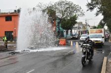 México-Megafuga de agua inunda la alcaldía Iztapalapa tras ruptura de tubería de 48 pulgadas (La Jornada)