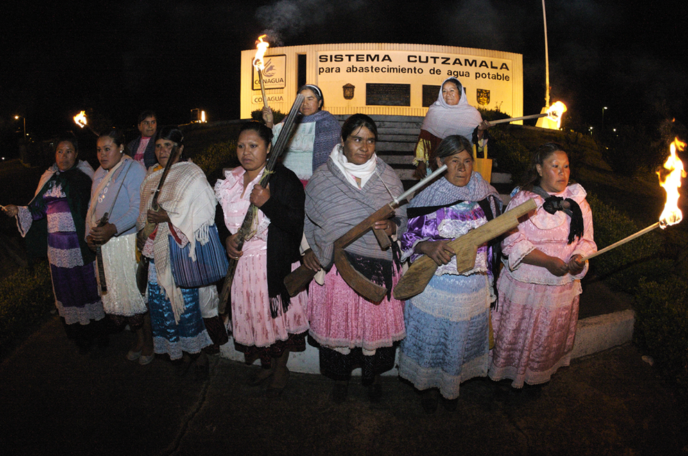 Un ejercito de mujeres. Un ejercito por el agua. Las mujeres indígenas Mazahuas en México