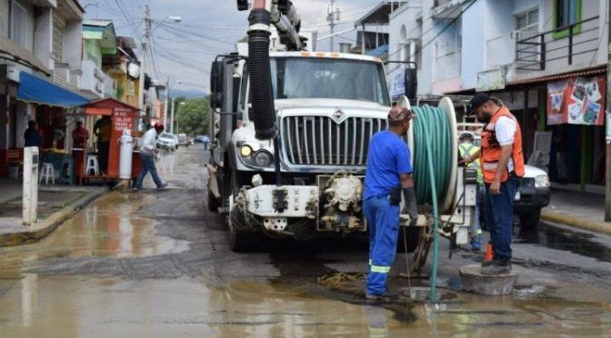 Michoacán: Busca CAPASU Multar a Procesadora de Aceite de Aguacate que Vertió Desechos en red de Drenaje Sanitario. (CDN noticias)
