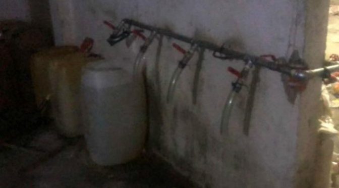 CDMX: Denuncian tomas de agua clandestinas que surten a 10 residencias (La Jornada)