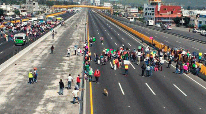 Se desata riña en la México-Puebla; colonos exigen agua y presencia de autoridades (Radio Fórmula)