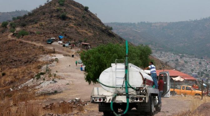 México: El consumo de agua en hogares ha aumentado 40% durante la pandemia, pero no todos reciben el líquido (El Economista)