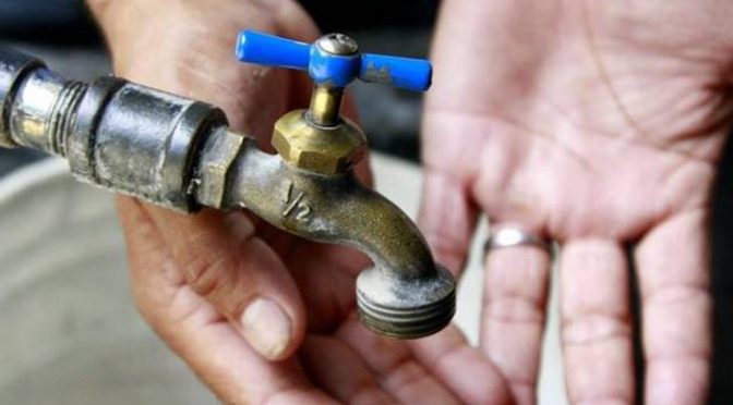 Sonora: Colonias del Poniente de HMO se quedan sin agua por reparación de tubería (Expreso)