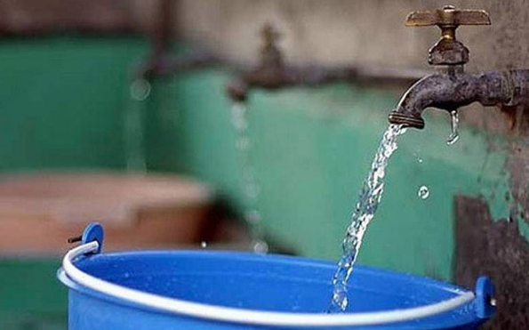 Jalisco: Trabajadores del SIAPA reparan fuga de agua potable (El Occidental)
