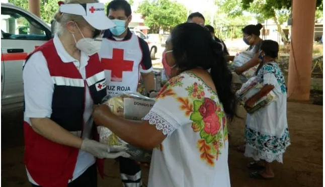 Yucatán: Entregan despensas a familias afectadas por inundaciones. (Mi punto de vista)