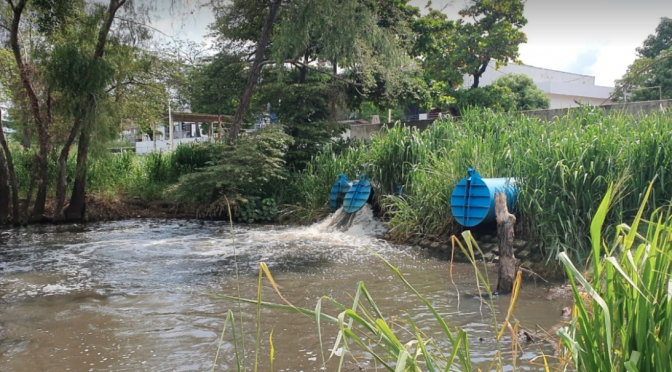 Tabasco: Agua del caudal río Grijalva en Villahermosa se torna negra (El Heraldo de México)