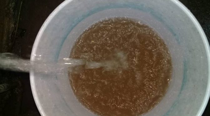 Durango: Agua potable esta llega con tierra a los hogares de Peñón Blanco (El Sol de Durango)