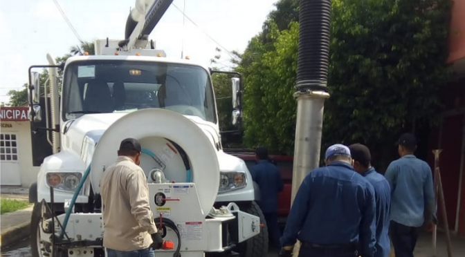 Veracruz: Grasas y basura colapsan el drenaje en zona centro (El Sol de Tampico)