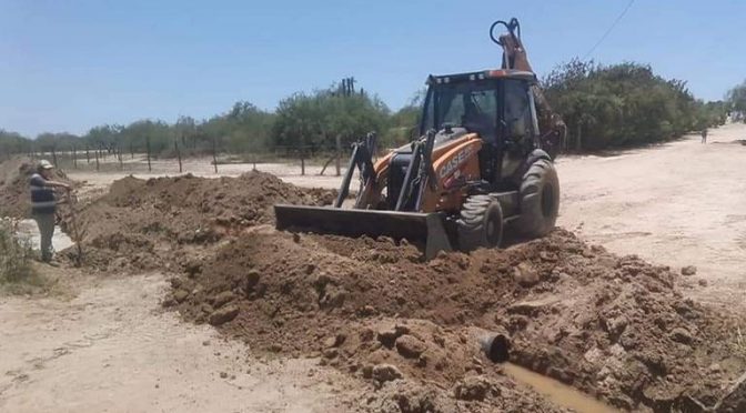 Baja California Sur: Es atendido El Carrizal con desazolve de cauces de agua (El Sudcaliforniano)