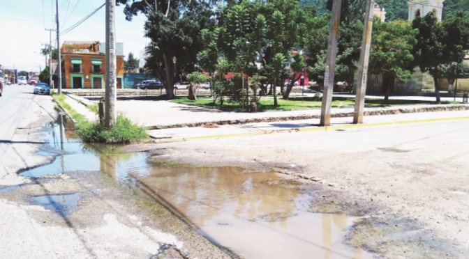 Oaxaca: Olvidan fuga de agua en el Ex Marquesado (NVI Noticias)