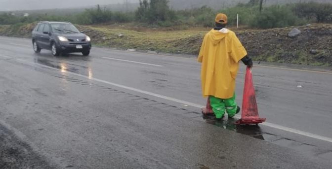 Nuevo Leon: Cierran carreteras por encharcamientos y corrientes de agua (Milenio)