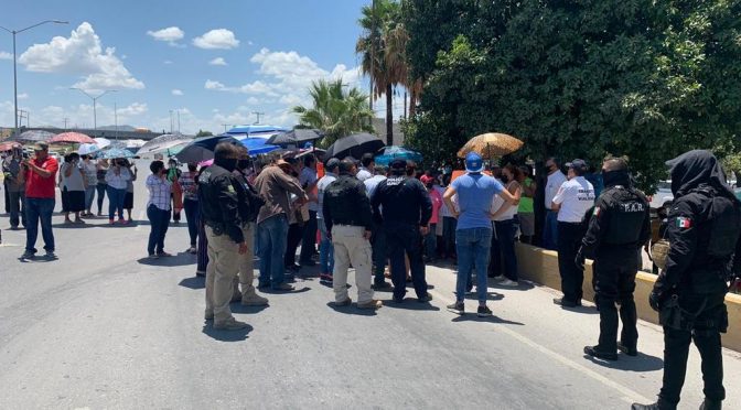 Coahuila: Bloquean vialidad en Torreón por escasez de agua (El Siglo de Torreón)