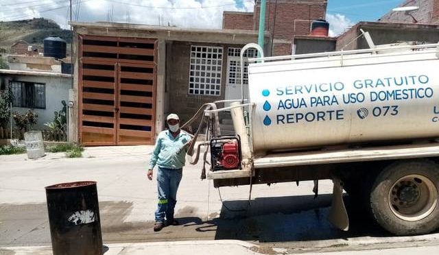 Chihuahua: Vecinos inconformes por insuficiente tandeo de agua (El Sol del Parral)