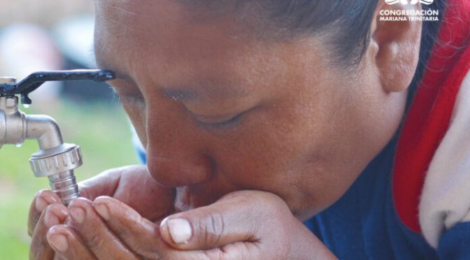 Cabeza Un año de crisis: el agua, recurso no renovable Balazo (Cambio de Michoacan)