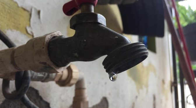 Sinaloa: ¡Sin gota de agua! Lavan y se bañan con agua purificada (Línea Directa)