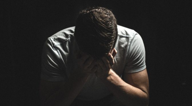 ¿Los suicidios podrían ir a la baja con litio en el agua potable? (Televisa News)