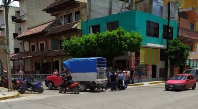 Hidalgo: Retienen a dos funcionarios en Huejutla por problemática de agua (La Silla Rota)